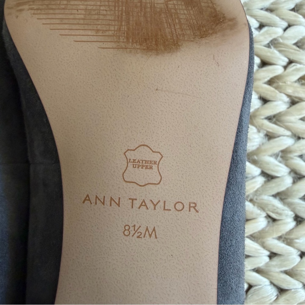 Ann Taylor Kiltie Suede Block Heel Grey Pumps Women’s Size 8.5 - Picture 8 of 11